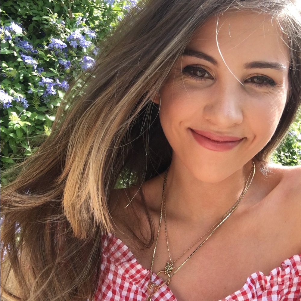 Meet your Posher, Yasmina